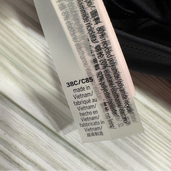 NWT VS BOMBSHELL PUSH UP ADDS 2 SIZE CUPS STRAPPY HALTER BIKINI SWIMSUIT TOP 38C - Picture 4 of 7